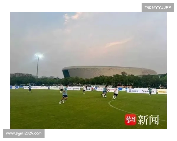 足球进社区 球员化身宣传大使 共筑全民足球热潮