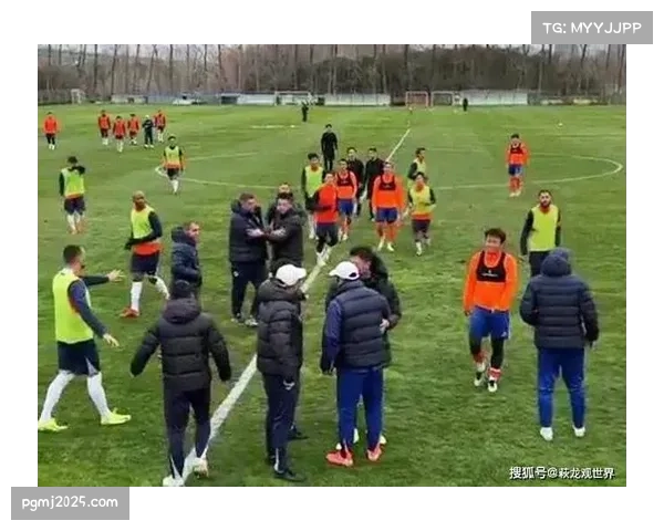 山东德比热身赛火药味十足：韩鹏与宋龙摩擦险些引发冲突